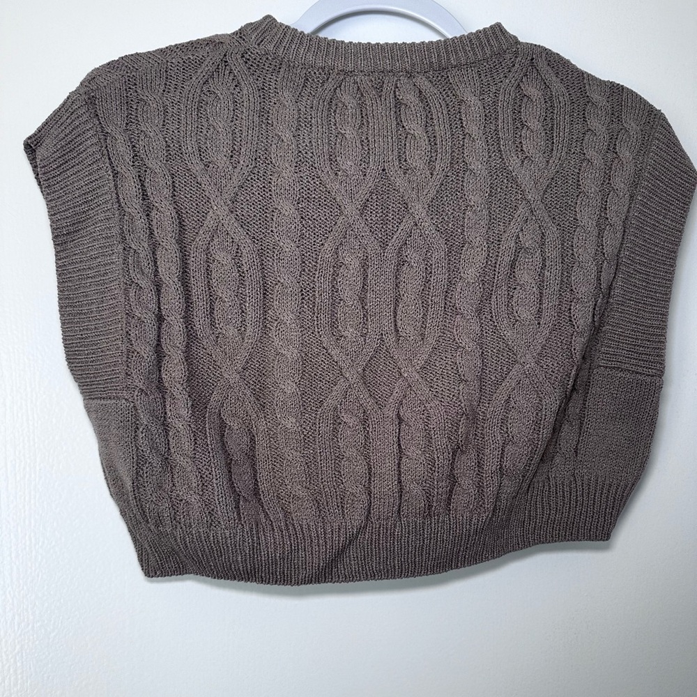 Taupe/brown cropped sweater vest NWT - Picture 7 of 8